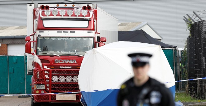 23/10/2019 - Hallan 39 cadáveres en el interior de un camión en Inglaterra. / REUTERS - PETER NICHOLLS