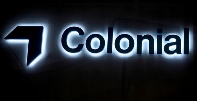 El logo de la inmobiliaria Colonial en la reunión de la junta de accionistas de la empresa. REUTERS/Sergio Pérez