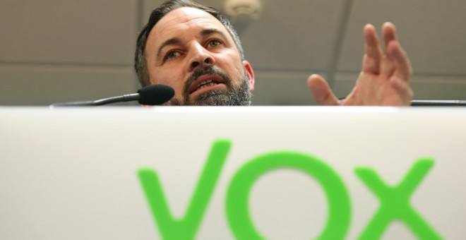 11/11/2019.- El presidente de Vox, Santiago Abascal, durante la rueda de prensa que ha ofrecido esta tarde en la sede nacional de VOX en Madrid, tras la reunión del Comité Ejecutivo Nacional en la que se analizaron los resultados de las elecciones del dom