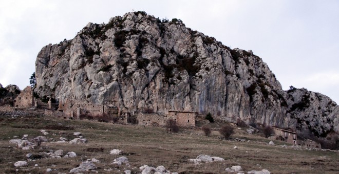 El poble abandonat de Peguera, al Berguedà.
