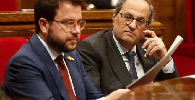 Pere Aragonès i Quim Torra al ple del Parlament. EFE / QUIQUE GARCÍA.