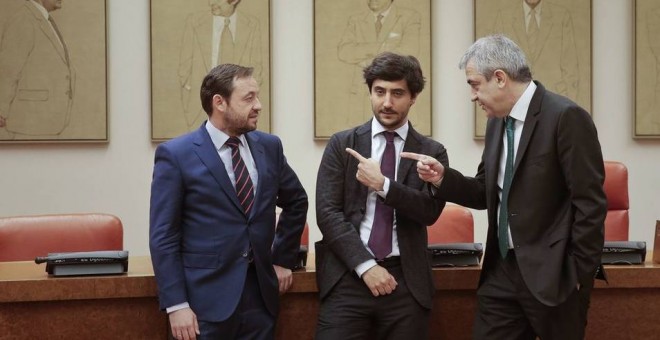 De derecha a izquierda, el equipo económico de Cs: Luis Garicano, Toni Roldán, Francisco la Torre.