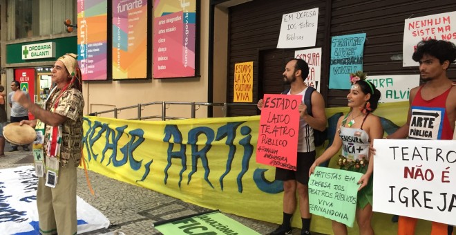 Manifestación contra la censura que tuvo lugar el 7 de octubre frente al Teatro público Glauce Rocha. / Luna Gámez