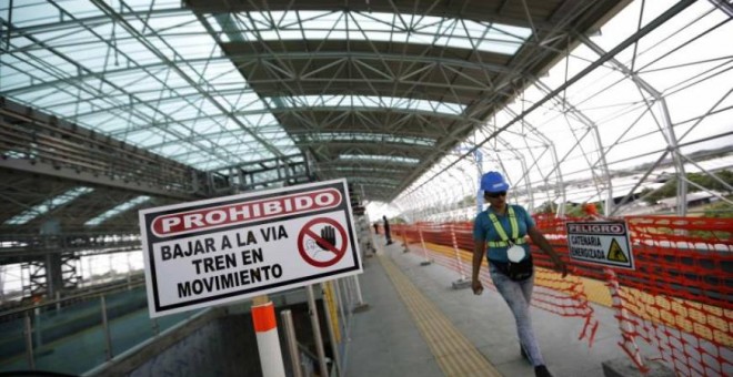 imagen de 2018, de trabajadores en la construcción de la línea 2 del Metro de Panamá en 2018. EFE/Bienvenido Velasco
