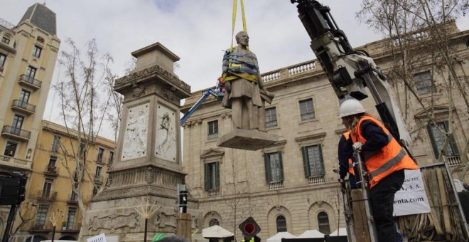 Retirada de l'escultura d'Antonio López a la plaça amb el seu nom, al districte de Ciutat Vella de Barcelona, en rebuig a la figura del marquès, qui es va enriquir gràcies al tràfic d'esclaus a Cuba. Ajuntament de Barcelona