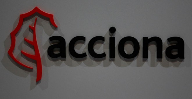Logo de la constructora Acciona. REUTERS/Sergio Perez