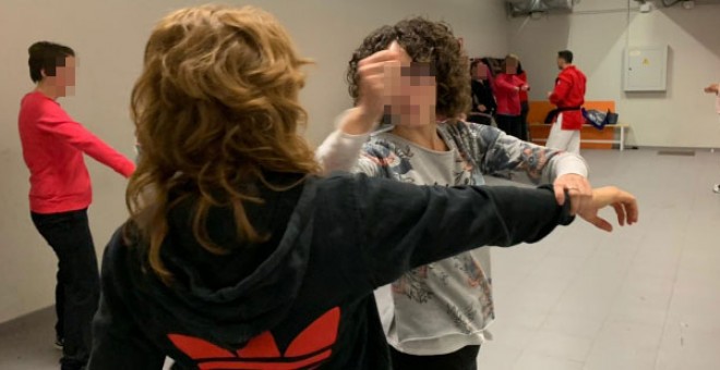 Mujeres en clase de defensa personal. GOBIERNO DE ARAGÓN