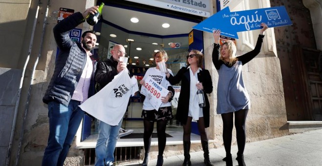 La administración de lotería nº 3 de Alcoy (Alicante) ha repartido 60 millones de euros del 26590. /EFE