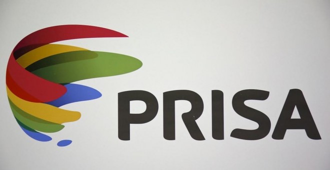 El logo de Prisa, en un cartel durante una de las juntas de accionistas del grupo de comunicación. REUTERS/Andrea Comas