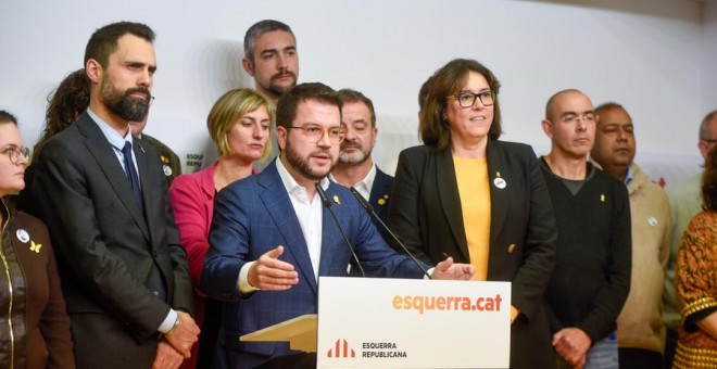 Pere Aragonès acompanyat de la cúpula d'ERC en la compareixença per valorar la decisió del Suprem.