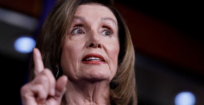 La presidenta de la Cámara de Representantes, Nancy Pelosi, antes de una votación de la Cámara sobre una Resolución de Poderes de Guerra. REUTERS