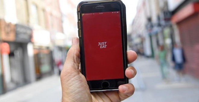 La aplicación de Just Eat en un smartphone. REUTERS/Toby Melville