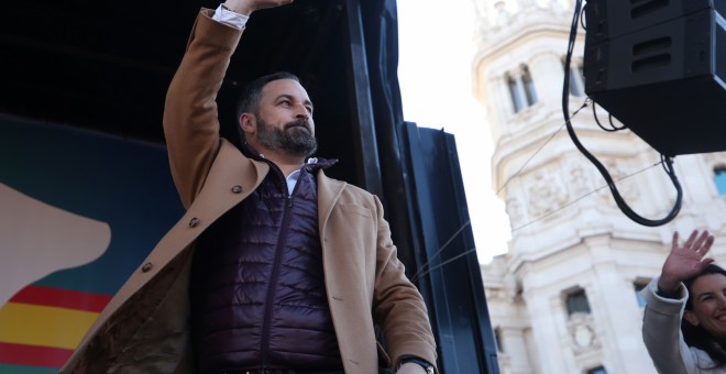 El líder de Vox, Santiago Abascal, durante la concentración 'España Existe' en Madrid. / EFE