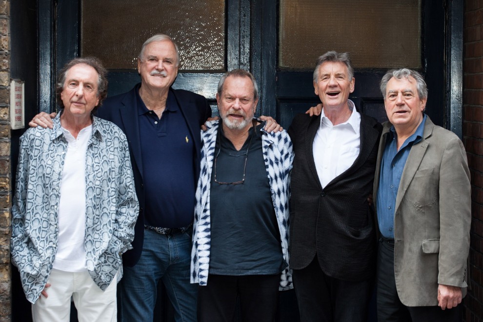 Terry Jones (d) junto al resto de integrantes de los Monty Python en 2014. / EFE
