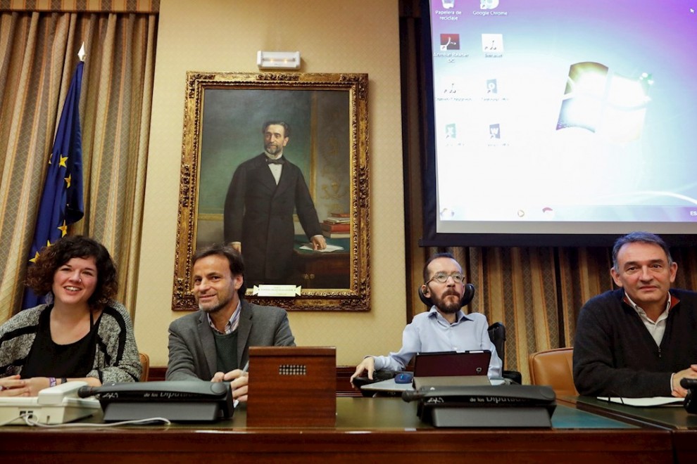 (De i a d) Jaume Asens (2i) y Pablo Echenique (2d) presiden, este jueves, la reunión del Grupo Parlamentario Confederal de Unidas Podemos