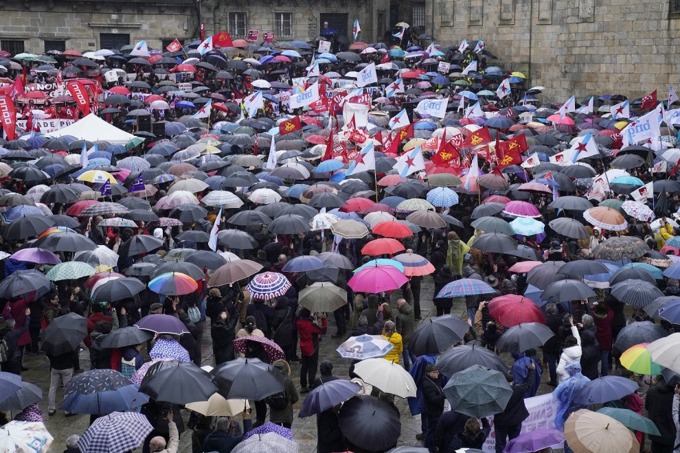 Manifestación en defensa de la sanidad pública gallega convocada por SOS Sanidade Pública, en Santiago de Compostela (Galicia) a 9 de febrero de 2020. | EP