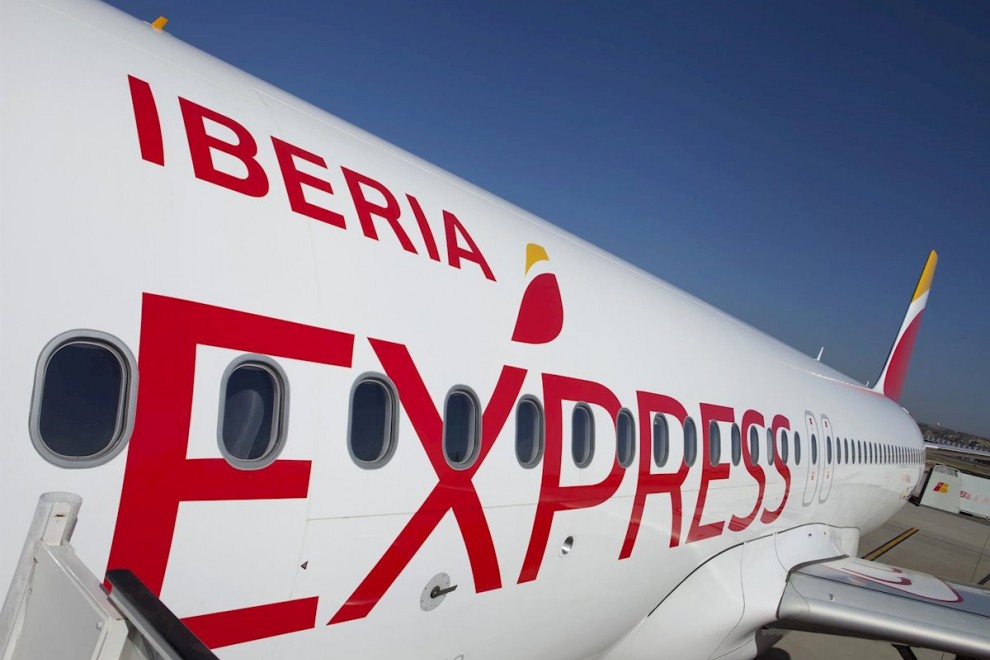 Un avión de Iberia Express, una de las compañías del holding aeronáutico IAG. E.P.