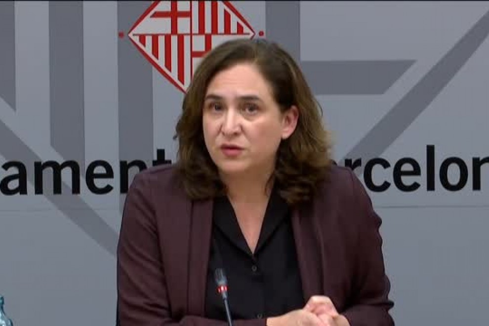 Ada Colau pide mayor implicación de la Generalitat para dar respuesta a la situación de las residencias de mayores
