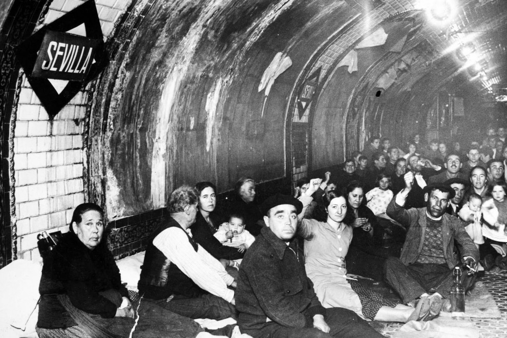 El metro de Madrid fue usado como refugio antiaéreo durante la guerra civil.