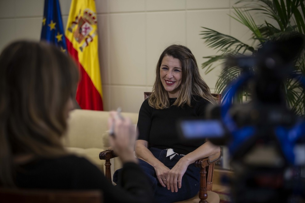 La ministra Yolanda Díaz responde a las preguntas de Ana Pardo de Vera. JAIRO VARGAS