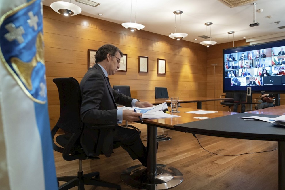 El presidente de la Xunta de Galicia Alberto Núñez Feijóo durante una videoconferencia con otros presidentes autonómicos./ David Cabezón (EFE)
