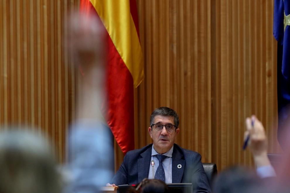 03/07/2020.- El presidente de la Mesa de la Comisión por la Reconstrucción Económica y Social en el Congreso de los Diputados, Patxi López, durante las votaciones tras la sesión que debate este viernes. / EFE - Kiko Huesca