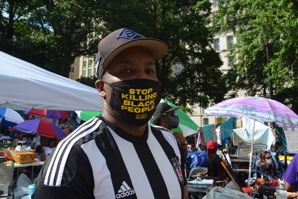 Un participante en el Occupy City Hall de Nueva York. SARAH YÁÑEZ-RICHARDS
