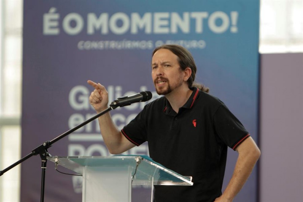 El secretario general de Podemos, Pablo Iglesias, participa este domingo por primera vez en la campaña gallega para arropar al candidato de la coalición En Común-Anova Mareas, Antón Gómez-Reino, que es el líder del partido morado en la Comunidad. EFE/ Sal