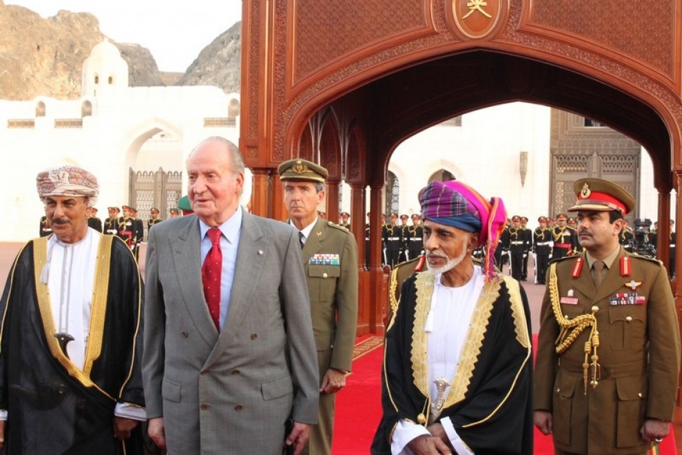 El rey Juan Carlos I junto al sultán de Omán Qaboos Bin Said en la visita que realizó en mayo de 2014, un mes antes de dejar de ser jefe del Estado. Foto: Casa real / Borja Fotógrafos