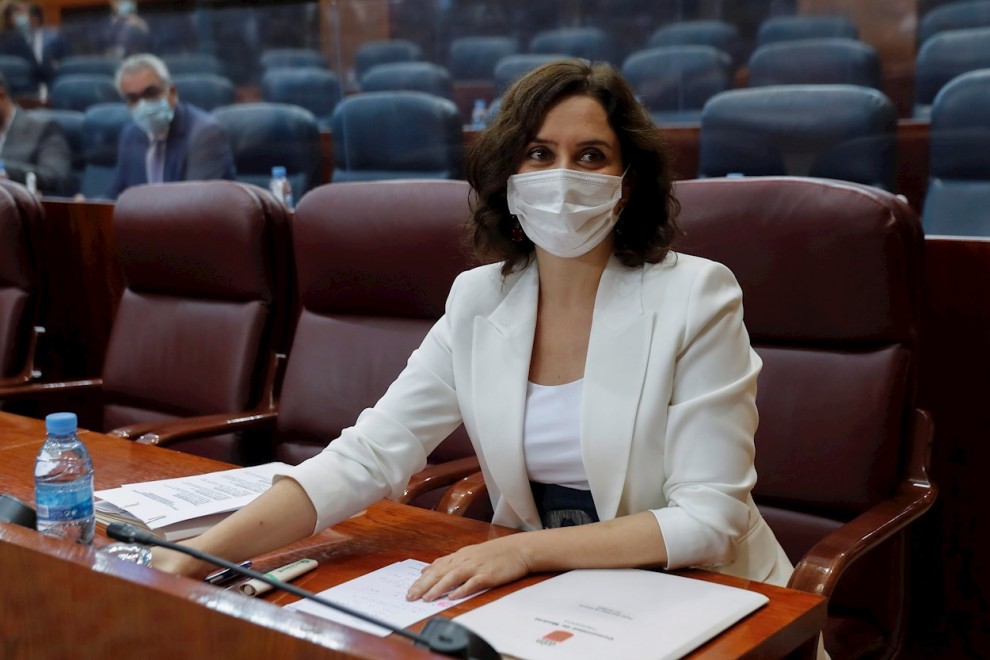 01/10/2020.- La presidenta regional, Isabel Díaz-Ayuso, al inicio del pleno de la Asamblea de Madrid que vota este jueves la reforma de la Ley del Suelo elaborada por el Gobierno de Isabel Díaz Ayuso, que de ser aprobada, como previsiblemente ocurra, se