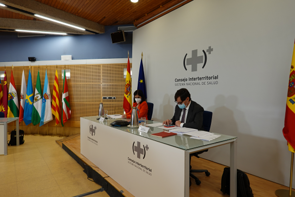 La ministra Carolina Darias y el ministro Salvador Illa en la reunión del Consejo Interterritorial.