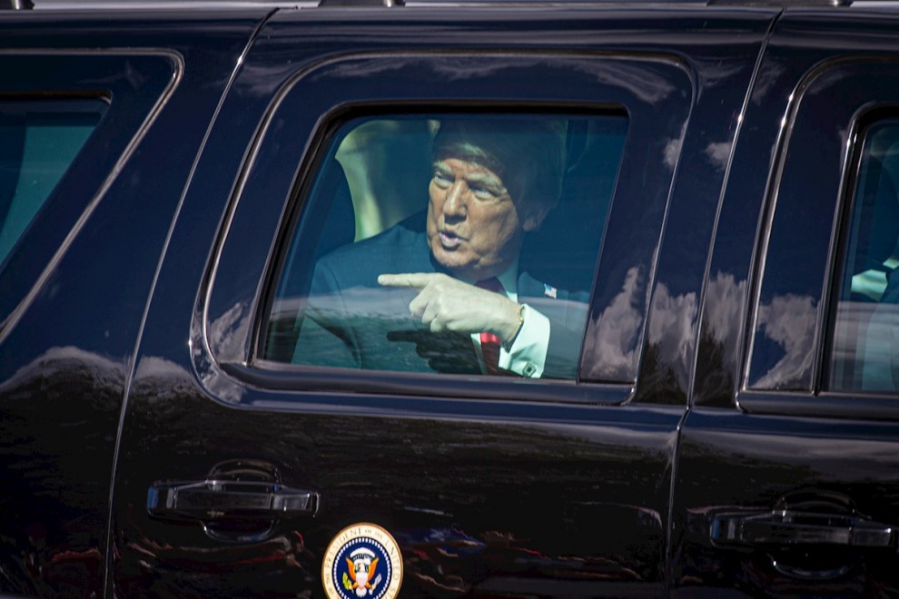 Donald Trump, en un coche a su llegada a West Palm Beach, en el sureste de Florida.