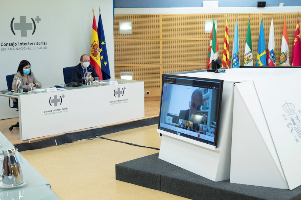 La ministra de Sanidad, Carolina Darias, preside por videoconferencia, con el ministro de Política Territorial y Función Pública, Miquel Iceta, la reunión del Consejo Interterritorial del Sistema Nacional de Salud, este miércoles en Madrid