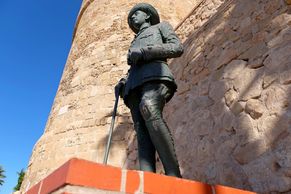 La estatua de Francisco Franco en Melilla, la última que queda en una vía pública española, en Melilla