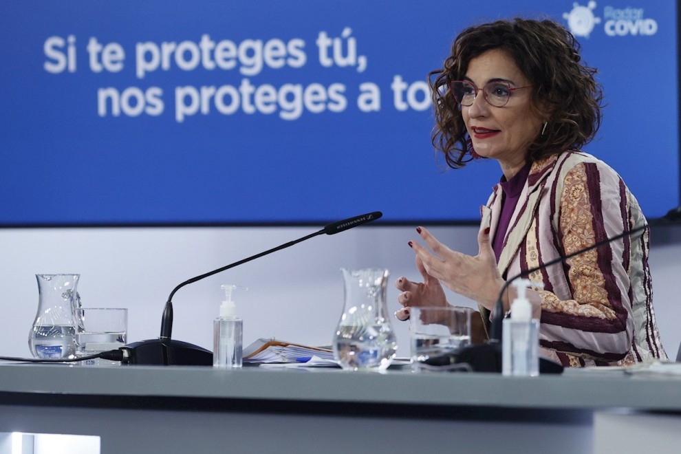 La ministra de Hacienda y portavoz del Gobierno, María Jesús Montero, da una rueda de prensa tras la reunión semanal del Consejo de Ministros, este martes, en el complejo del Palacio de La Moncloa, en Madrid.