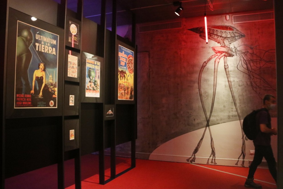 Llibres de Bradbury, còmic i una il·lustració creada expressament per a l'exposició 'Mart. El mirall vermell', al CCCB.