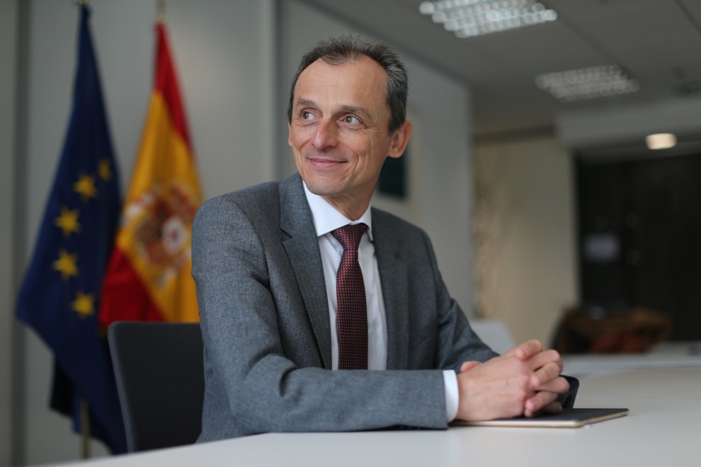 El ministro de Ciencia e Innovación, Pedro Duque, durante una entrevista para Europa Press.