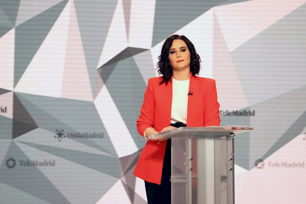 La candidata del Partido Popular a la presidencia de la Comunidad de Madrid, Isabel Díaz Ayuso, durante el debate electoral que los seis líderes de los principales partidos políticos madrileños celebran en los estudios de Telemadrid. EFE/Juanjo Martín.