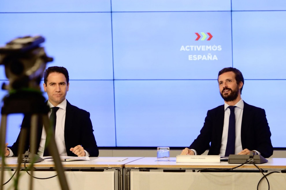 El secretario general del PP, Teodoro García Egea, y el presidente del Partido Popular, Pablo Casado, durante la reunión de la Junta Directiva Nacional del Partido Popular.