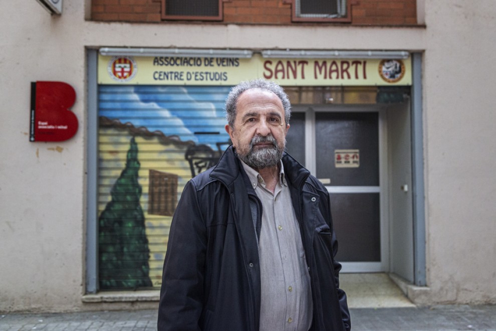 El president de l’Associació de Veïns de Sant Martí de Provençals, Antoni Santos, durant l'entrevista.