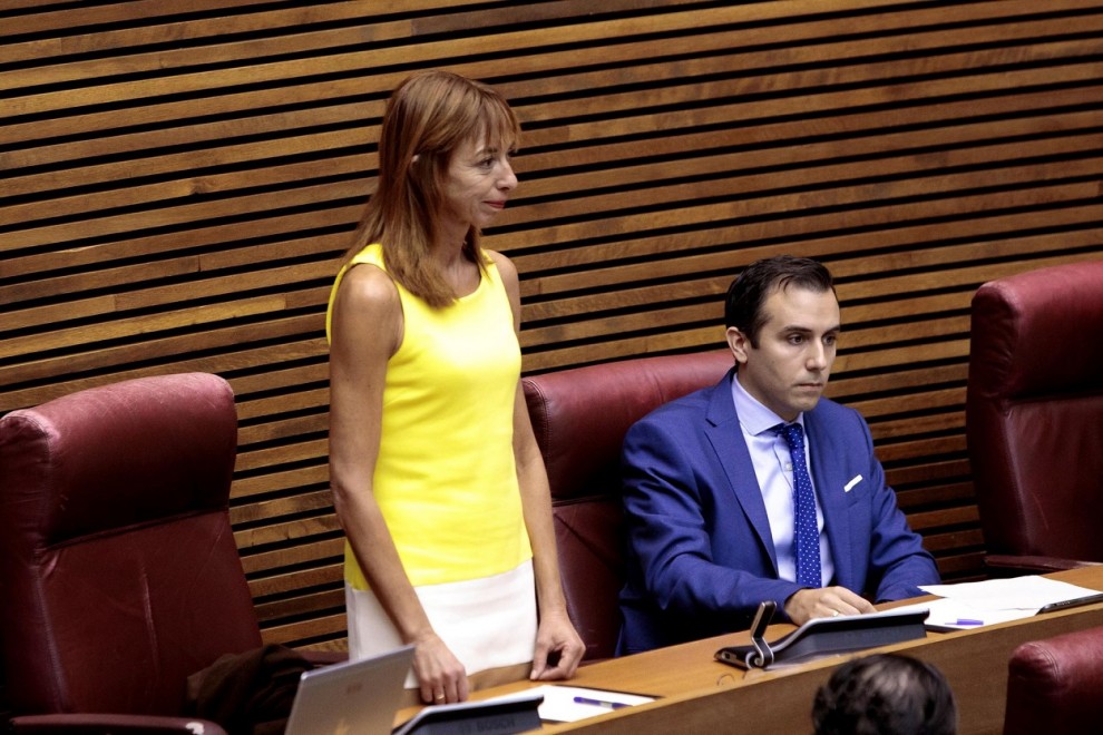La hasta ahora diputada del grupo parlamentario Vox en Les Corts valencianas, Rebeca Serna, en su toma de posesión del escaño, el 11 de septiembre de 2019. EFE/Aliño