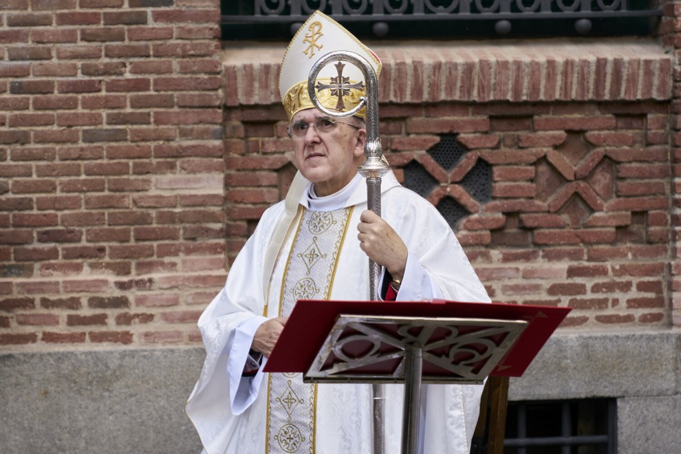 Foto de archivo. El cardenal Osoro en la parroquia de La Paloma (Madrid).