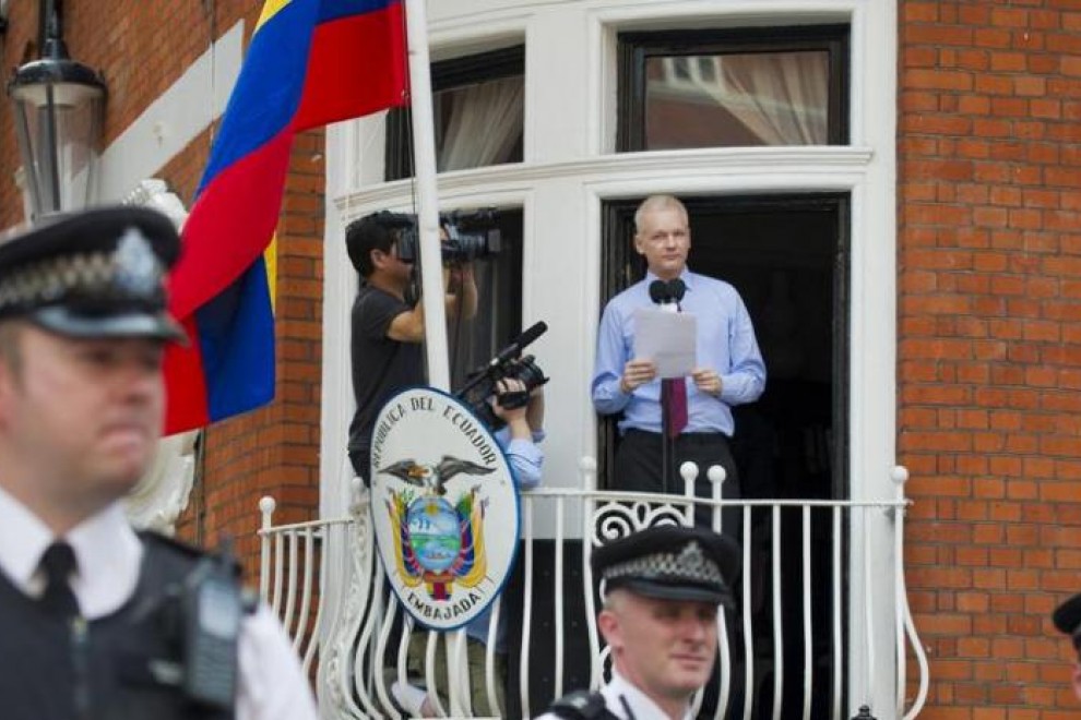 Assange, en la embajada de Ecuador en Londres en 2012.