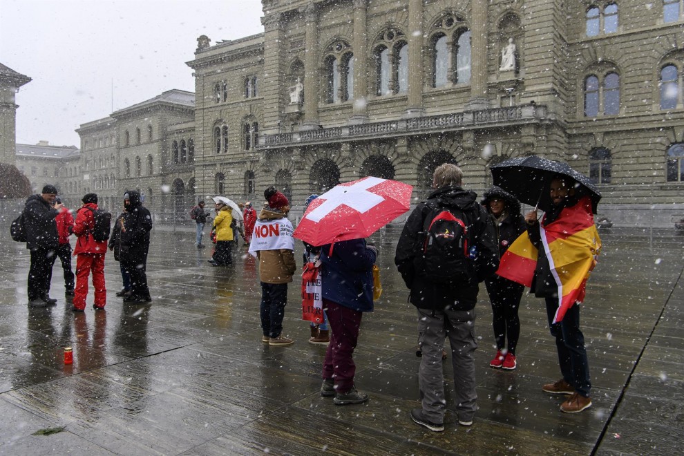 Protestas en Berna por la aprobación del pasaporte covid.