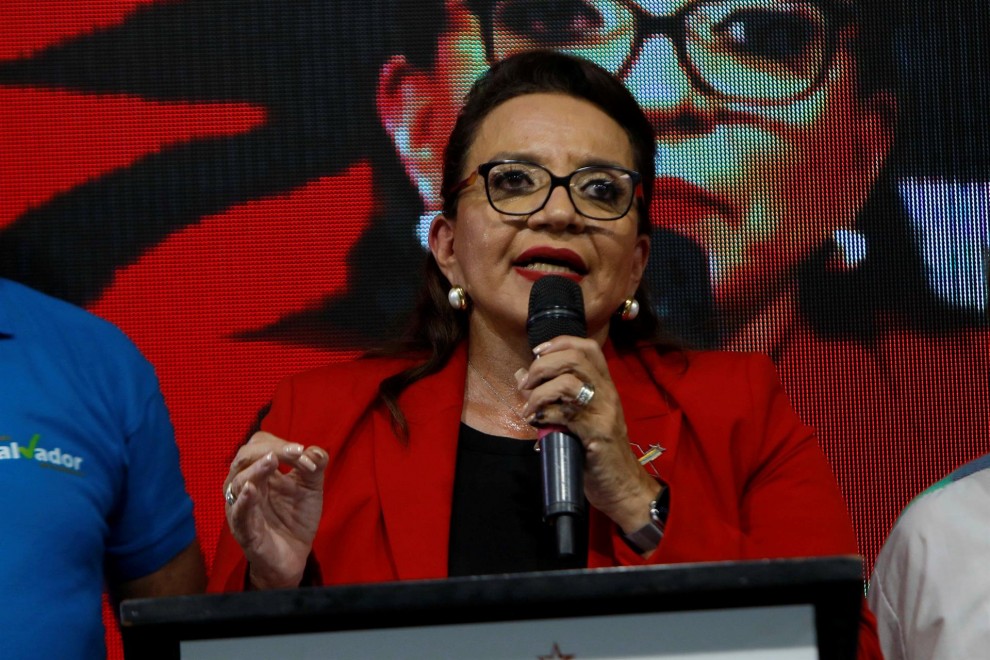 Xiomara Castro habla tras conocerse resultados parciales de las elecciones, a 28 de noviembre de 2021, en Tegucigalpa (Honduras).