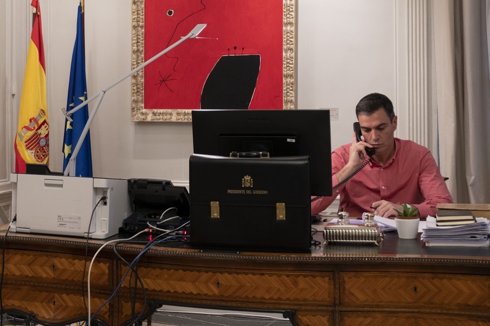 Pedro Sánchez durante una conversación telefónica durante la crisis de Ucrania y Rusia.