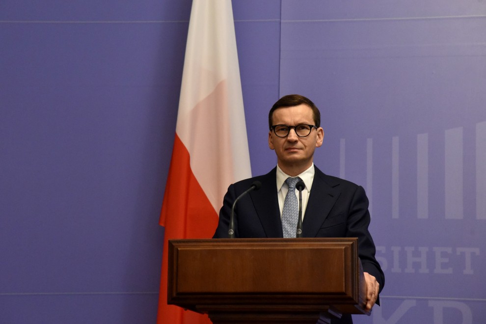 2/2/22-El primer ministro polaco Mateusz Jakub Morawiecki celebra una conferencia de prensa conjunta con el primer ministro ucraniano Denys Shmyhal en Kiev (01/02/2022).
