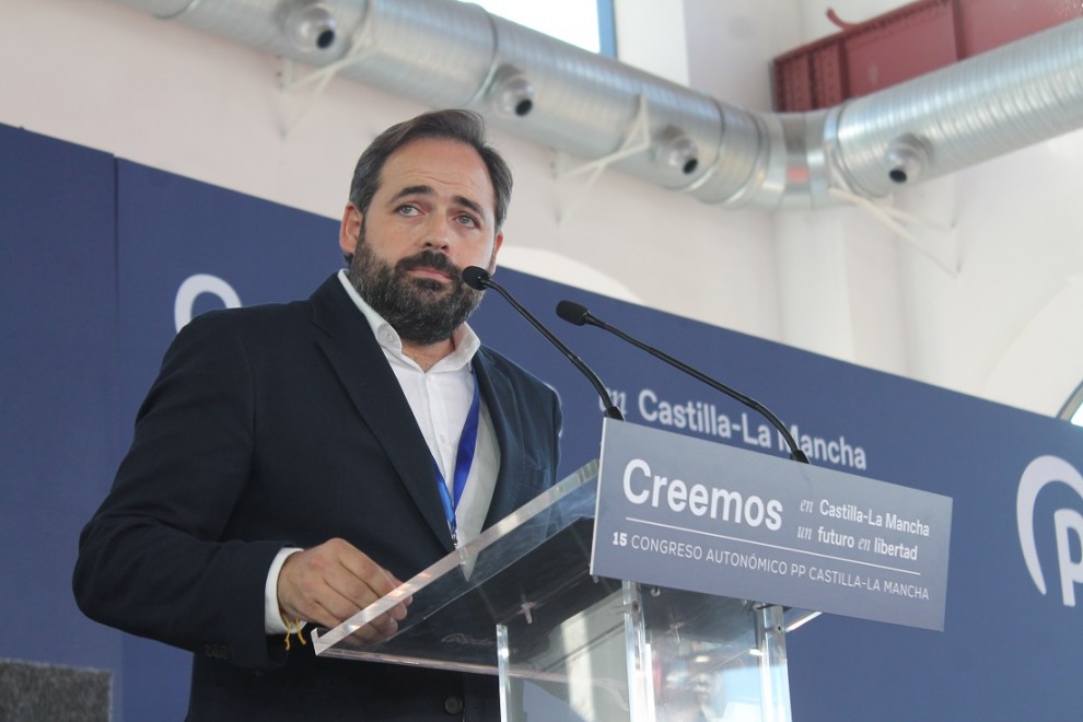 El presidente del Partido Popular de Castilla-La Mancha, Paco Núñez, interviene en la clausura del XV Congreso del PP de Castilla- La Mancha, a 14 de noviembre de 2021, en Puertollano Ciudad Real, Castilla-La Mancha.