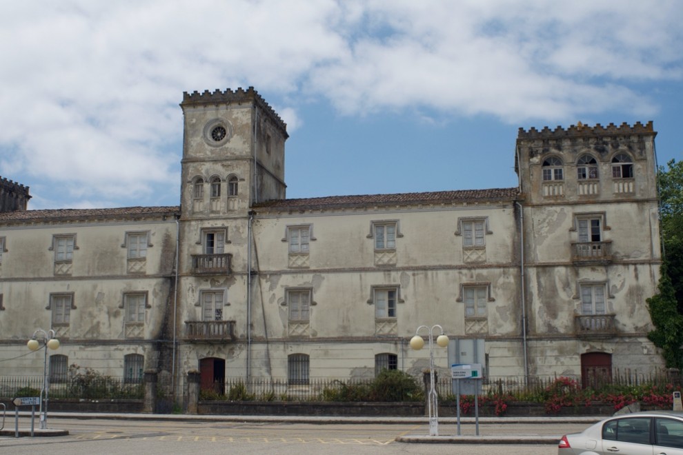 11/3/22 Fachada del colegio de los jesuitas que albergó el campo de concentración de Camposancos en A Guarda