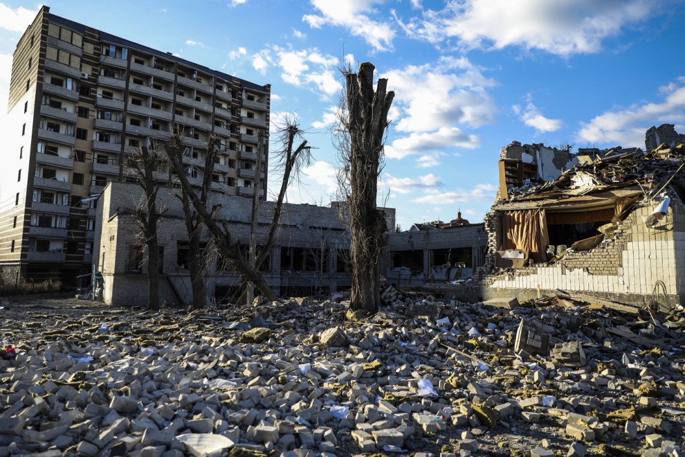 11/03/2022 Un edificio destruido por una bomba cerca del colegio número 25 en Zhytomyr (Ucrania)